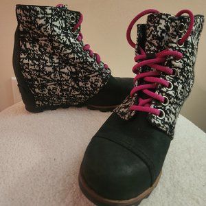 Sorel wedge bootie